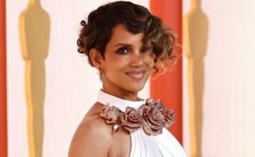 'Hago lo que quiero'; Halle Berry comparte foto desnuda en su balcón