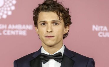 Tom Holland regresa con 'The Crowded Room' y se ve como nunca