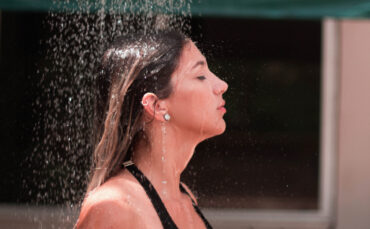 Esto le pasa a tu cuerpo si te das baños de agua fría, según los expertos