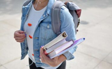 Mujeres de LATAM, con más educación que los hombres; FEM