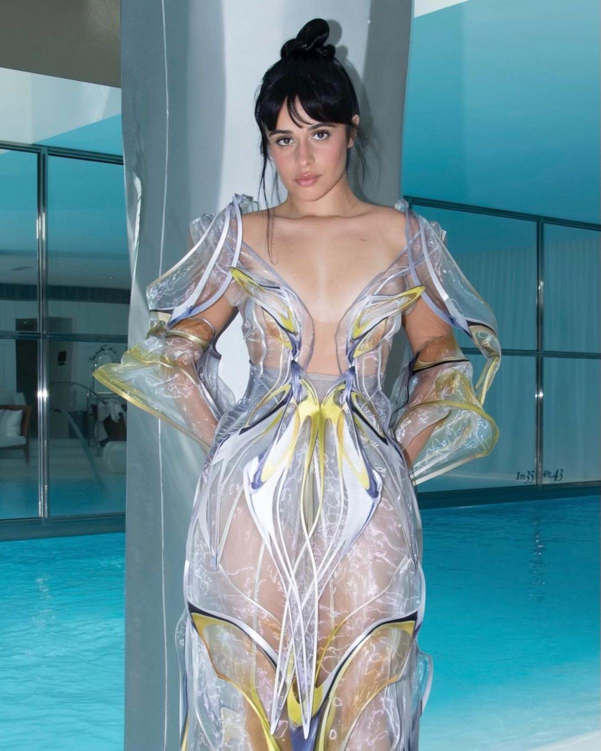 Camila Cabello y su vestido transparente que causó furor en la Semana de la  Moda en París - UnoTV