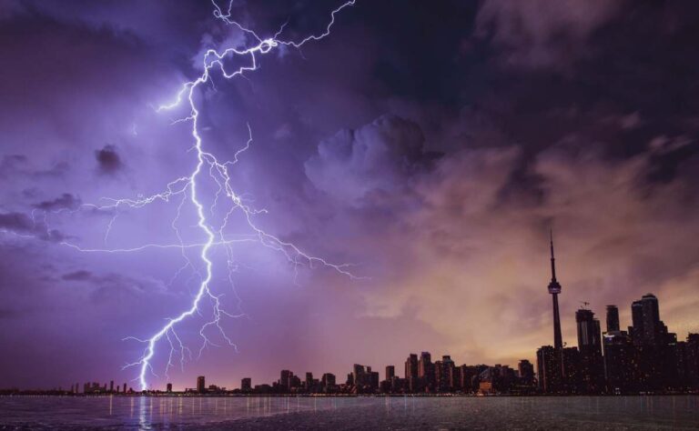 Durante una tormenta eléctrica, sigue estas reglas de seguridad