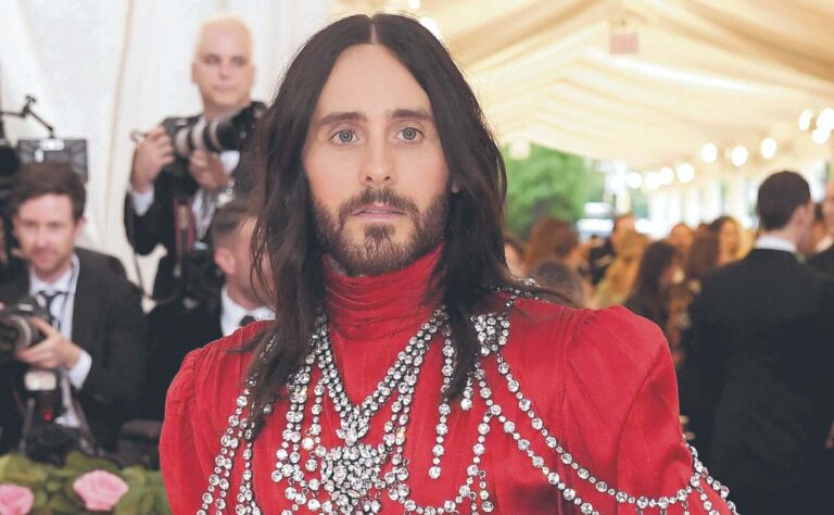 Jared Leto enciende Instagram con foto sin camisa