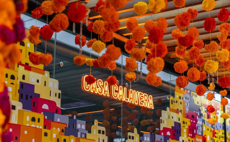 Casa Calavera, rincones instagrameables y cocteles para Día de Muertos