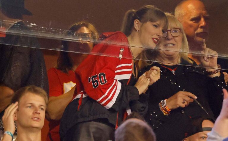 Cuánto cuesta la chamarra que usó Taylor Swift para ver a Travis Kelce