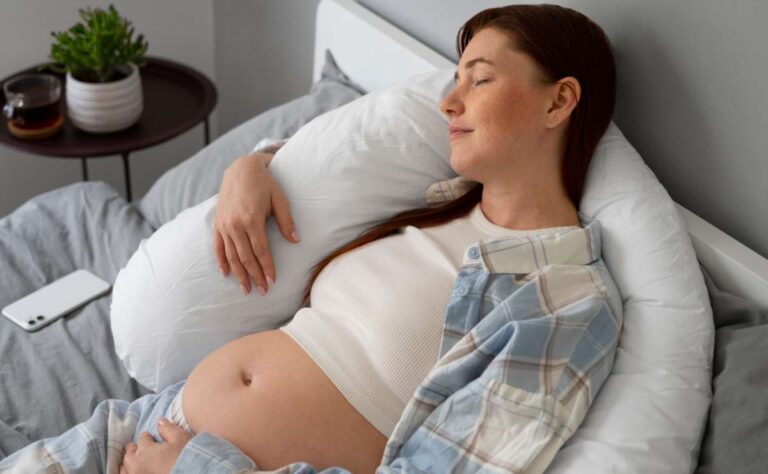 Para qué sirve una almohada de maternidad