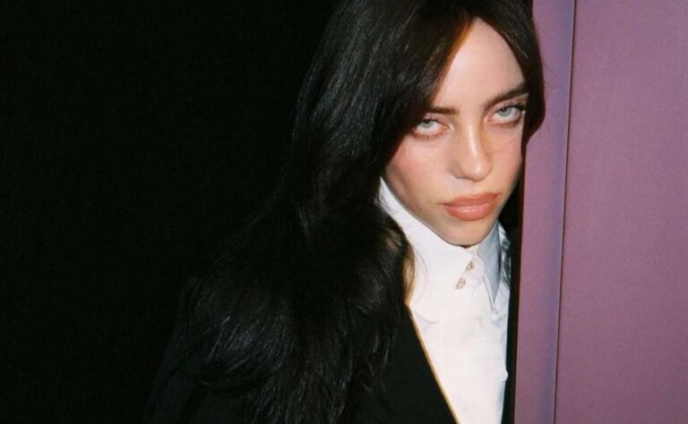 Billie Eilish dice que se quedó sin amigos tras volverse famosa