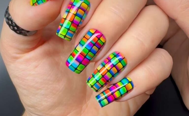 Uñas con estampas: los pros y contras de esta manicura