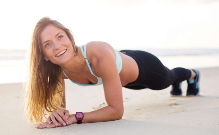 Qué le pasa al cuerpo de una mujer que hace planchas diario