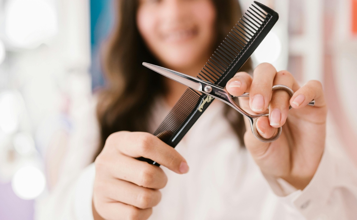 ¿Despuntar tu cabello hace que crezca más rápido?