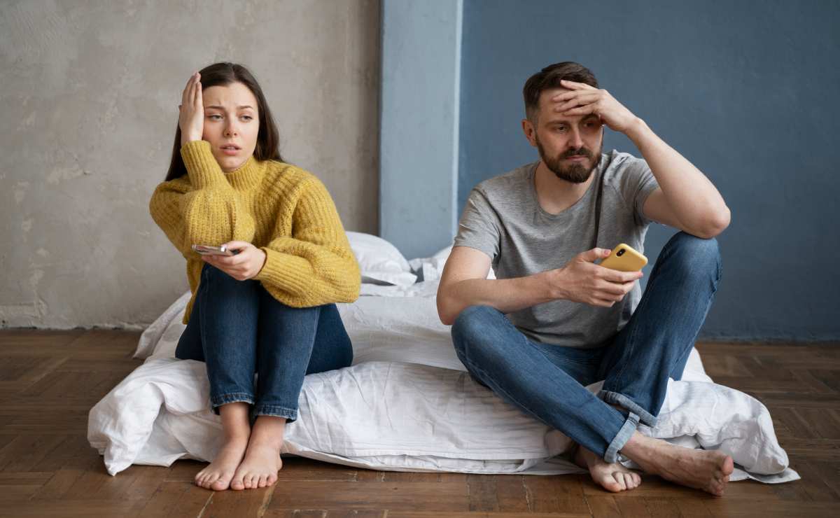 Cómo saber si tu pareja y tú sufren 'jet lag' en la relación