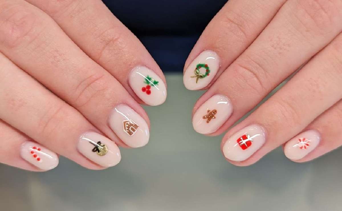 7 diseños de uñas cortas para lucir elegante en Navidad