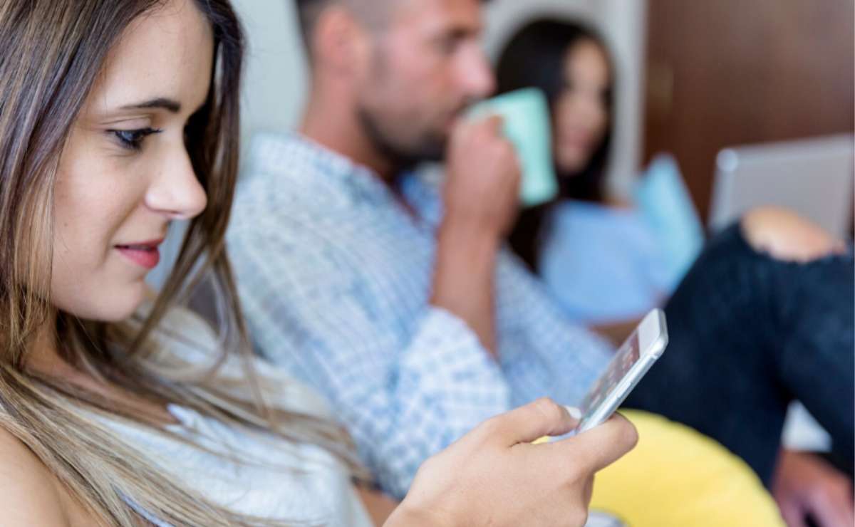 ¡Deja el celular! Cómo estar más presente en las fiestas decembrinas