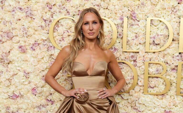 Nikki Glaser dice que le pagaron menos que a un anfitrión hombre de los Golden Globes